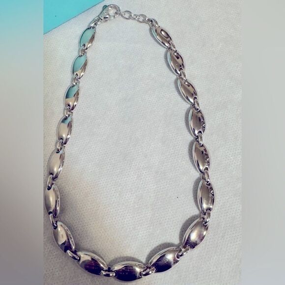 Tiffany & Co. Pebble Oval Link Chain Necklace​ - Picture 5 of 9